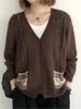 Kadın Düğmeleri Johnature Kadınlar Günlük İçi Boşluk Out Sweaters hırka v yakalı uzun kollu örgü pamuklu cepler 2024 Sonbahar Vintage