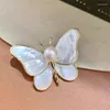 Broschen 2024 Schmetterling Für Frauen Charme Perle Gold Farbe Brosche Pins Party Hochzeit Geschenke Kleidung Zubehör Schmuck Geschenk