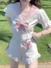 Kvinnors blusar sommar spets kawaii söta blus kvinnor 2024 bow koreansk mode söt kvinnlig puffhylsa japansk college stil casual toppar