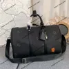 Moda markası Duffle Bag Crossbody el çantası el seyahat çantası Yeni Erkek ve Kadın Çantaları Tek Omuz Bagajı İş Gezileri İçin Büyük Kapasite Depolama Fitness