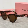 Lunettes de soleil designer pour les femmes de la lettre populaire des femmes unisexes Unisexe Fashion Metal Sun Glasses avec Images Box Très beau cadeau 6 Couleur