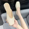 Designer de verão chinelos de couro mulheres sandálias ao ar livre mulheres casuais flip flops venda quente moda feminina listras preto veludo praia sandálias