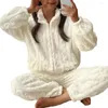 Pyjamas en tissu peluche doux pour femmes, ensemble d'hiver confortable avec col montant, texture épaisse et chaude, fermeture à glissière, vêtements de maison pour femmes