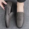 Sapatos masculinos de couro genuíno marca de luxo casual deslizamento em mocassins formais italiano preto masculino condução 240124