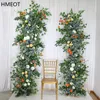 Foglie di eucalipto Piante verdi Rosa Fiore artificiale Fila Sfondo di nozze Arco Composizione floreale Party Runner Decor Prop 240127