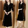 Casual klänningar kvinnor svart sammet broderi chic midi klänning höst vinter elegant lyxparti 2024 koreansk vintage hepburn natt