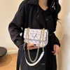 Fahion Pu Square Bag Chain Bag 스 플라이싱 된 PU 핸드백 세련된 복고풍 핸드백 싱글 어깨 크로스 바디 백 커버 자기 버클 가방 도매
