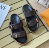 Designer Slides Femmes Homme Pantoufles Sandales De Luxe Sandales De Marque En Cuir Véritable Tongs Appartements Slide Chaussures Casual Baskets Pantoufles Plage En Cuir Véritable Qualité Supérieure