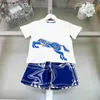 Nya Kids Tracksuits Summer Baby T-shirts Suit Size 100-160 Blue Knight Mönster Print Kortärmad och rutig tryckt shorts Jan20