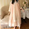 Vêtements de nuit pour femmes Princesse Femme Robe de chambre en coton Style Vintage Robe à manches longues 3 couleurs Rose Blanc Bleu