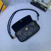 Plånbok på kedjan murgröna svart nit crossbody axel s purses designer kvinna handväska läder dam koppling klaff messenger baguette väska mindre storlek m82653