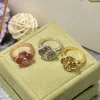 2024 ashion дизайнерское кольцо с четырьмя листочками клевера из натуральной ракушки, драгоценного камня, позолоченного 18-каратного женского дизайнера T0P, высшего качества, роскошный подарок в классическом стиле для девушки