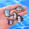 Oceano animale mondo gioielli in lega cartone animato simpatico squalo che mangia emblema di smalto gatto