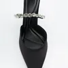 Sandales 2024 Noir Chaussures à talons hauts Femmes Printemps Stiletto Bout pointu Pompes Satin Strass Glitter Mules