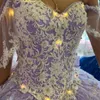 2024 Lilas Quinceanera Robes Robe De Bal Hors Épaule Dentelle Blanche Appliques Perles De Cristal Manches Courtes Tulle Broderie Robe De Soirée Robes De Soirée De Bal Dos Avec Arc