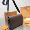 Gorąca designerka torba designerska torba mężczyźni i kobiety designerskie torba Messenger Classic Magnetyczna zamknięta płótno skórzana torba na ramię Crossbody Bag