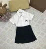 ファッションキッズドレスセット刺繍されたロゴチャイルドトラックスーツベビーガールズ服サイズ100-160白い半袖シャツとスカート24feb20
