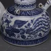 Flaschen Chinesische Ming Xuande Teekanne aus blauem und weißem Porzellan mit Phoenix-Lotus-Muster