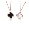 Designer Van Clap 1 Koreansk version Simple Doubleided Four Leaf Clover Necklace For Women 18K Rose Gold Titanium Steel Non Fading Jewelry Popular Collone Chain CL CL CL