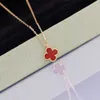 Designer van Cl-Ap Single Flower Double Sided Pendant Clover Mini Necklace Womens Red Agate Thick Plated 18K Rose Gold White Fritillaria Clavicle Chain 4BX6