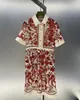 ヨーロッパのファッション早春青と白の磁器スタイルのドラゴンパターンドレスを備えた新しい赤い花のパターン