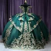 Emerald Green Shiny Quinceanera för Sweet 16 Princess Gown Gold Applique Lace Beads Birthday Party Prom Dresses Vestido