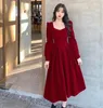 Casual Dresses French Vintage Autumn Winter Solid Midi Vestdios Quality Square Collar Velvet Black Party Dress Warm Christmas Red Lady