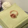 2024 ashion дизайнерское кольцо с четырьмя листочками клевера из натуральной ракушки, драгоценного камня, позолоченного 18-каратного женского дизайнера T0P, высшего качества, роскошный подарок в классическом стиле для девушки