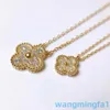 2024 Designer Vans أربع أوراق 925 نقي Silver Plated 18K Rose Gold Lucky Clover Full Diamond Necklace Womens Mini Small Growd Chain