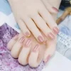 Faux ongles 1/2pcs Glitter Court Amande Aurora Ellipse Faux Presse sur Manucure Détachable Couverture Complète Nail