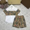 Popüler Çocuk Tişört Seti Çocuk Trailtsits Bebek Tasarımcı Giysileri Boyut 100-160 Ekleme Tasarım Kısa Kollu Gömlek ve Şort 24Feb20