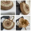 Axelväskor nya runda strandväska kvinnor vintage stor vävd axelväska raffia cirkel rotting väskor bohemisk sommarlovsboho tote t240301