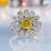 Küme Yüzükler Qinhuan Topaz Çiçek Yüzüğü Gerçek S925 STERLING Gümüş Zarif Sarı Elmas Gelin Vaat Düğün Partisi Güzel Takı
