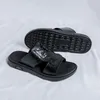 Sandali 2024 Pantofole in vera pelle da uomo Suole spesse antiscivolo Infradito per la moda Causale Nero Scarpe estive maschili