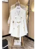 Mode Koreanische Weiß Blazer Jacke Für Frauen Herbst Winter Vintage Langarm Bekannt Zweireiher Mantel Weibliche Tops 240226