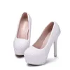 Sukienka butów kobieta pompki projekt marki dama spiczasta palca koralika psuć pu 14 cm cienkie obcasy moda ślubna biała