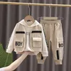 男の子スーツの子供のための春秋のベビー服ファッションパーカーベストパンツ