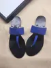 Tasarımcı Flip Flops Terlik Erkekler Slaytlar Kadın Ton Sandalet Altın Tokalı Bloom Web Siyah Çiçek Baskı Slayt Deri Kauçuk Kırmızı Sandal Yaz Kauçuk Taban Daireler