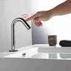 Robinets de lavabo de salle de bains Poignée en acier inoxydable chromé noir capteur tactile intelligent conception sensible mélangeur robinet installation de pont salle de bains Q240301