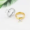 Pierścienie klastra Modna osobowość Kolor Złote Stal Stael Crystal Płatek śniegu dla kobiet do poślubienia pierścionka zaręczynowego