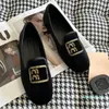 Buty designerskie czarny balet Bowknot Flats Kobiet Spring Quested Skórzane kobiety aksamitne buty taneczne okrągłe palce damskie sukienka