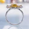 Klusterringar Qinhuan Topaz Flower Ring Real S925 Sterling Silver Elegant Yellow Diamond Bridal Promise Wedding Party Fine Jewelry