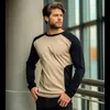 T-shirt da uomo a maniche lunghe con scollo tondo e blocchi di colore 240223