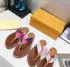 Luxury Sunny Flat Thongs tofflor läder glider tryckt duk graverad stud rem gummisula flip flop sandaler storlek 35-45