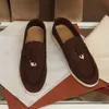 Sandales de créateur Pantoufles Diapositives Appartements d'été Sexy Chaussures à plateforme en cuir véritable Dames Plage Élégant sans effort 2 sangles avec boucles dorées ajustées Femmes