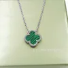 デザイナーヴァンCL-AAP Fanjia v Gold High Edidy Lucky Four Leaf Grass Necklace for Women 18K Lock Bone Chain Defided Jade Medal Pendant Classic T61T