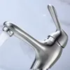 Rubinetti per lavandino del bagno Rubinetto per lavabo spazzolato in acciaio inossidabile 304 Creativo a becco d'anatra singolo foro e acqua di miscelazione fredda sopra il bancone