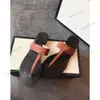 Fivela de ouro flip flops lona couro tanga sandália chinelos mulheres praia slides designer plana sapatos casuais senhora mocassins 2024 verão carta apartamentos salto piscina slides