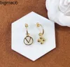 2024Stud Brand Classic Designer small letter stud Earring 18k Gold V fishion studs Earrings for Women men Wedding Stainless steel Party Jewelry love gift with box