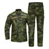 Survêtements pour hommes Camouflage Ensembles tactiques Hommes Uniforme d'entraînement militaire Combat en plein air 2 pièces Costume de travail Costume Sing Pockets Vêtements